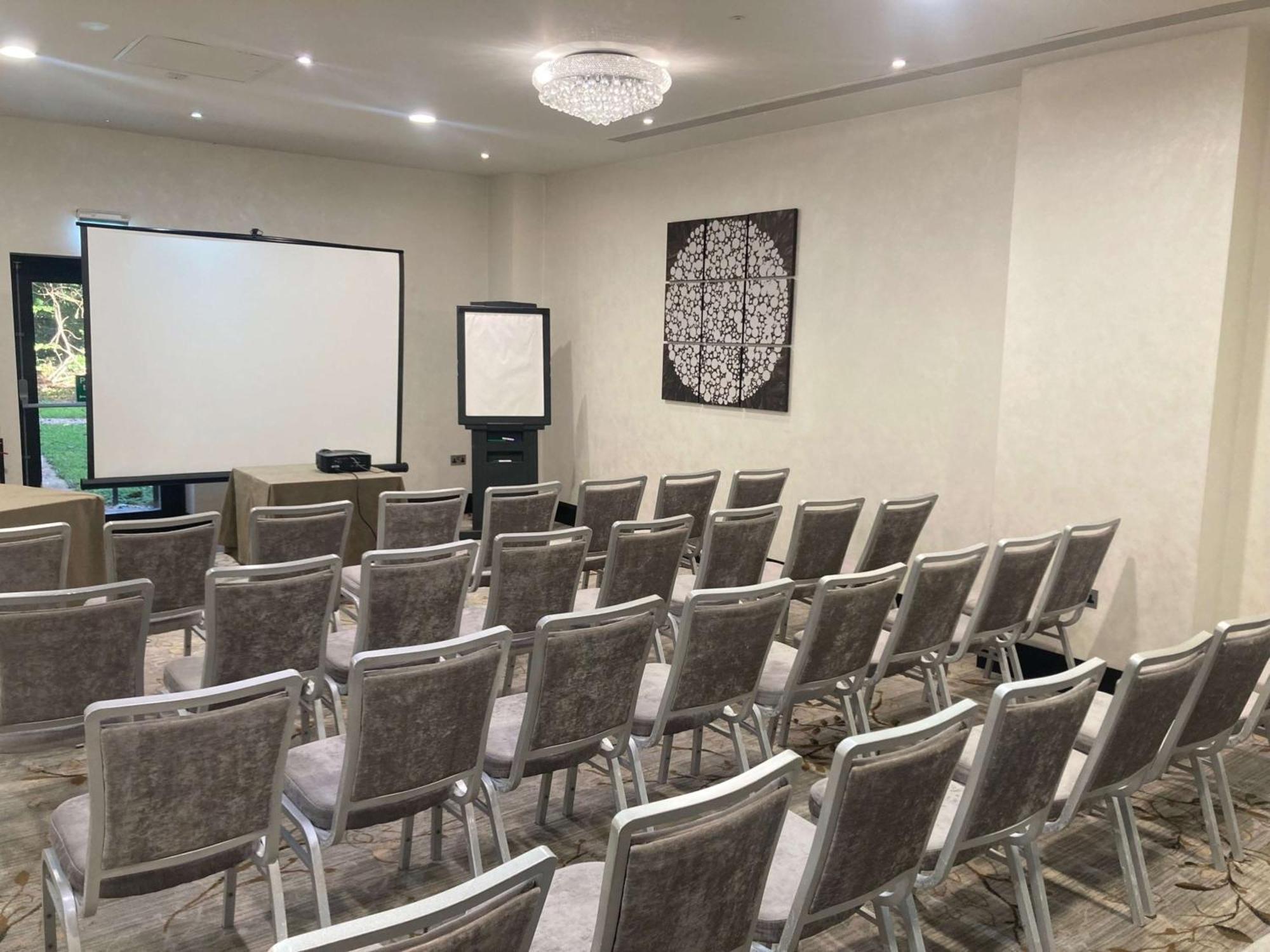 Doubletree By Hilton Hotel Nottingham - Gateway מראה חיצוני תמונה